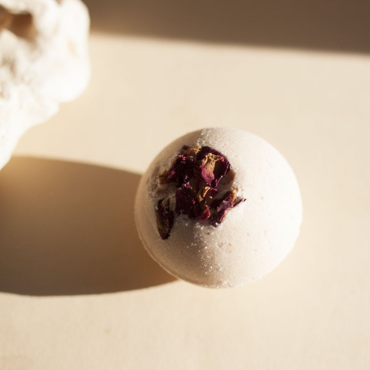 Musująca kula do kąpieli, drzewo różane, 140 g, Laboratorium Dobrego Nastroju