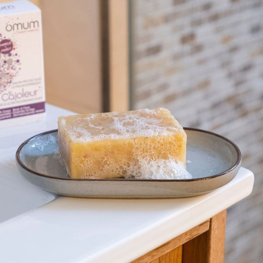 Ochronne, ultraodżywcze mydło do skóry wrażliwej, dla kobiet w ciąży i karmiących, PIESZCZOTA, Cosmos Organic, 100 g, Omum